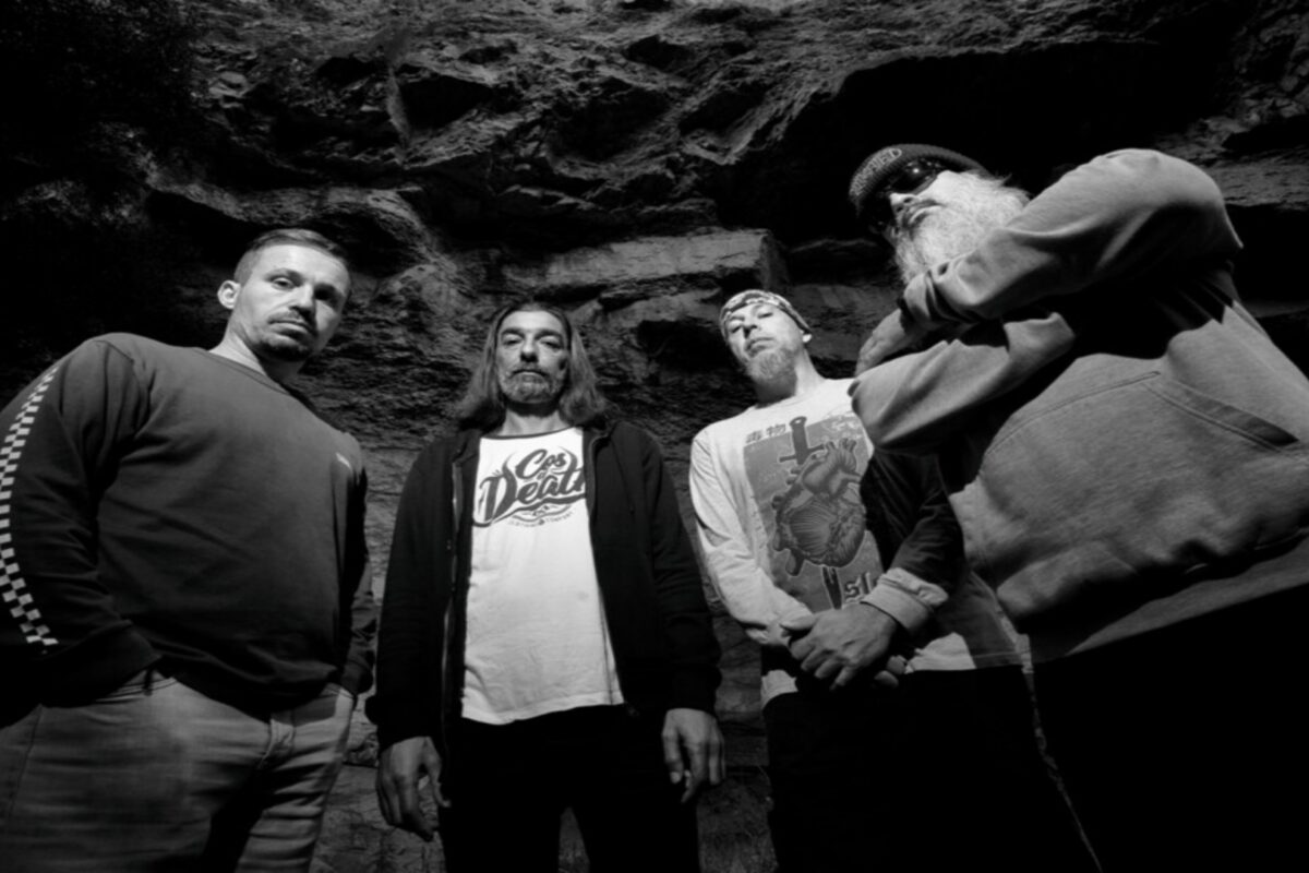 Black Hill Cove com novo álbum