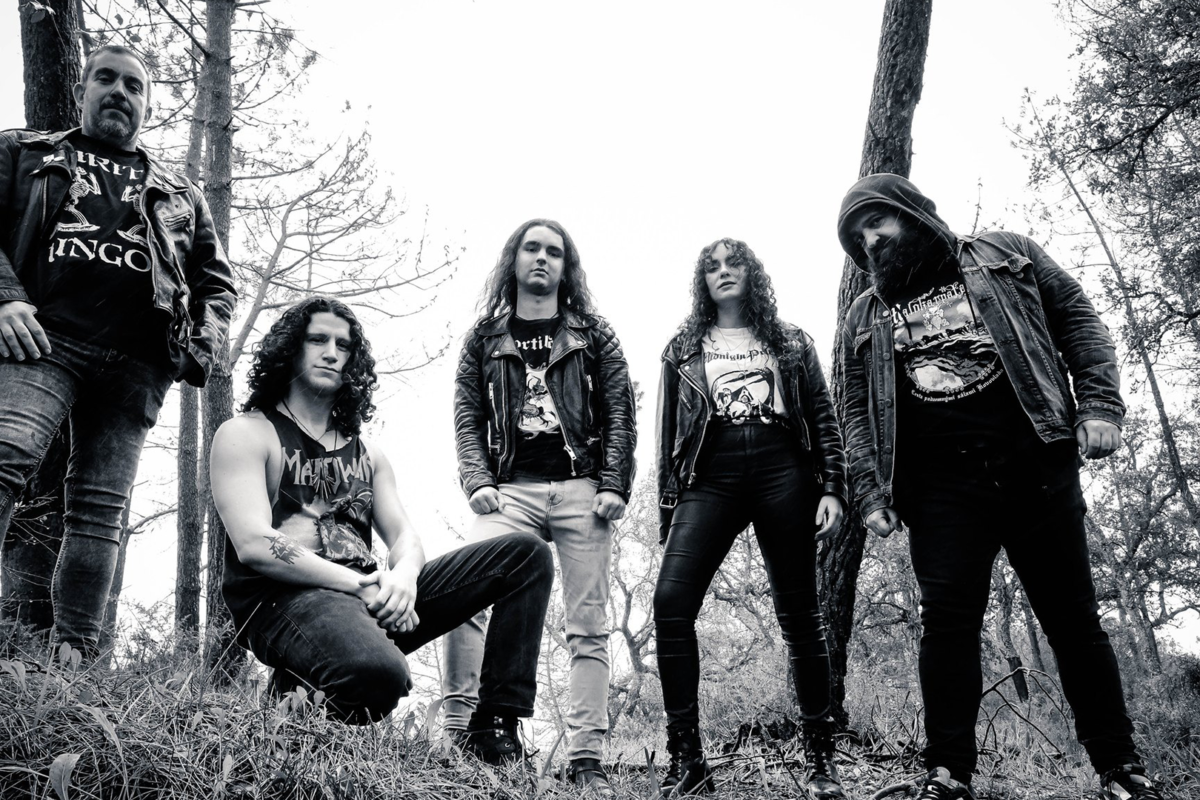 Dolmen Gate editam álbum de estreia