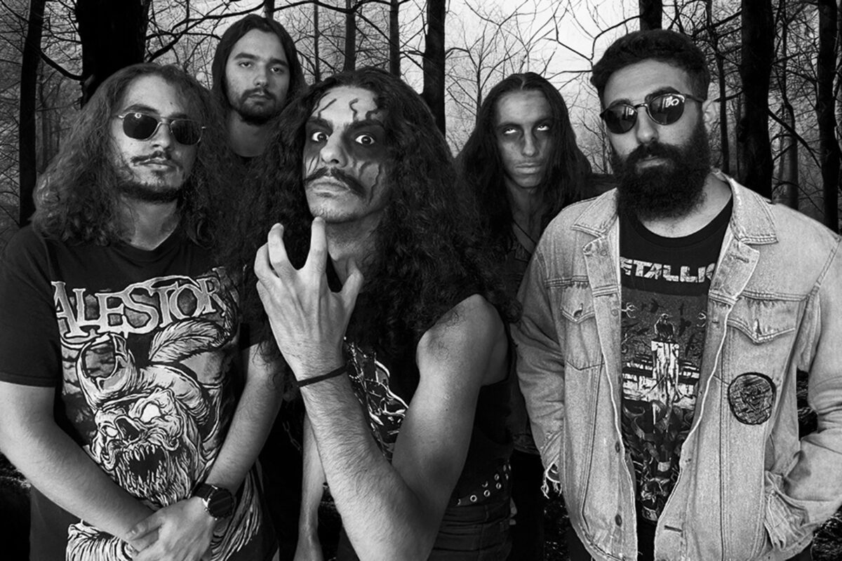 Estreia do primeiro single dos Dark Pearl