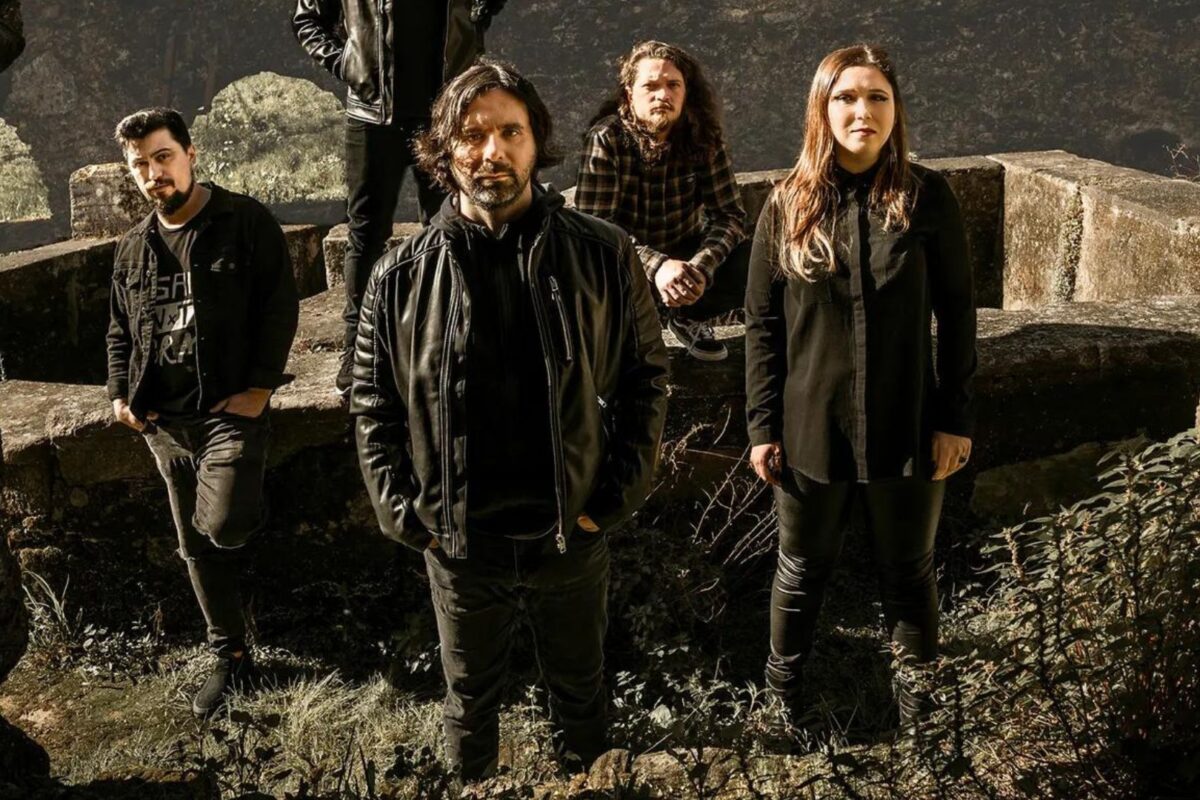 Blame Zeus: anunciada tour europeia e saída de guitarrista