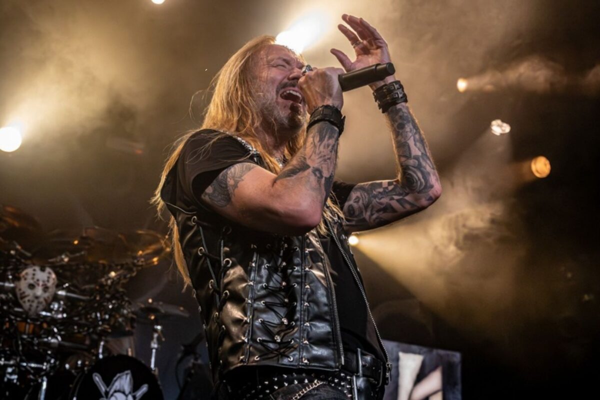 Hammerfall + Tailgunner + Revolution Within – Reportagem + Fotos + Vídeo | 22.01.2026